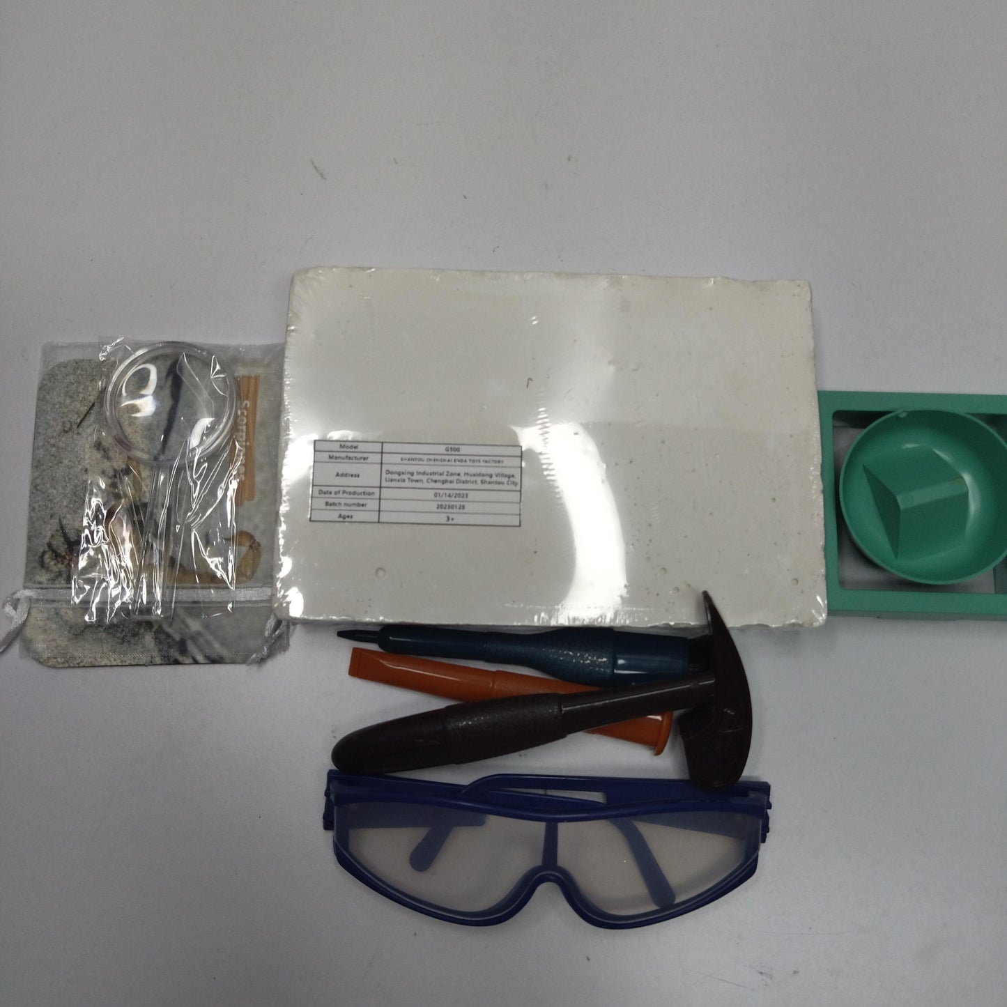 Amber Worm Digging Kit - The Perfect Gift For Little Explorers